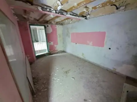 Piso en calle C- Bafart