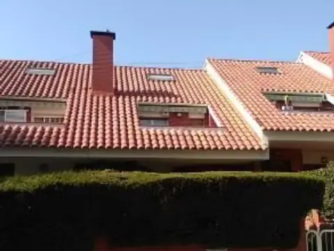 Chalet adosado en calle C- Mila I Fontanals