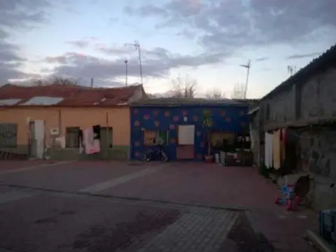 Casa en calle C- Bergantiños