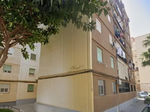 Piso en calle C- Servando Camuñez