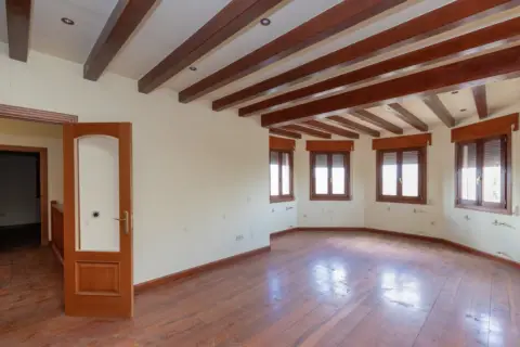 Chalet en calle C- Tulipanes