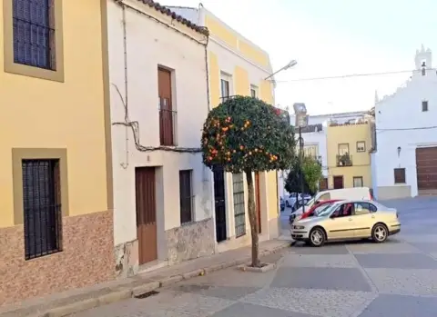 Chalet adosado en calle de la Virgen de Soterraño