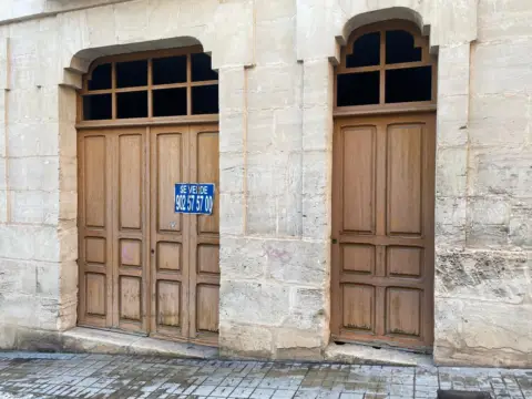 Local comercial en calle C- Casimiro Barello Morello