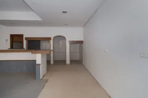 Local comercial en calle de Cañizares