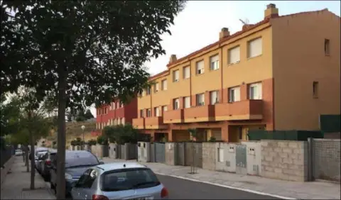 Chalet adosado en calle Avellaner (De L)