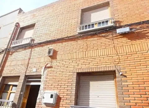 Chalet adosado en calle C- Castillo