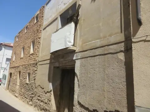 Chalet adosado en calle General Franco