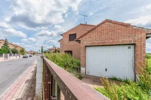 Chalet en calle C- Sementera