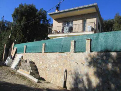 Chalet en calle C- Miranda