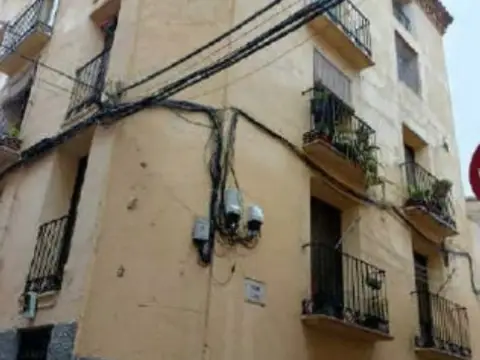 Piso en calle C- Barrio Alto