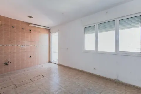 Piso en calle C- San Gregorio