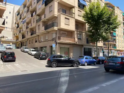 Local comercial en calle C- Juan Gil Albert