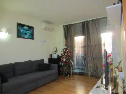 Piso en calle C- Ricardo Caro