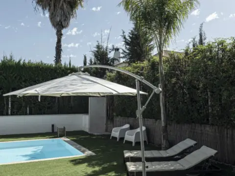 Chalet adosado en Avenida de los Jazmines