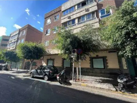 Local comercial en calle C- Martinez de Escobar