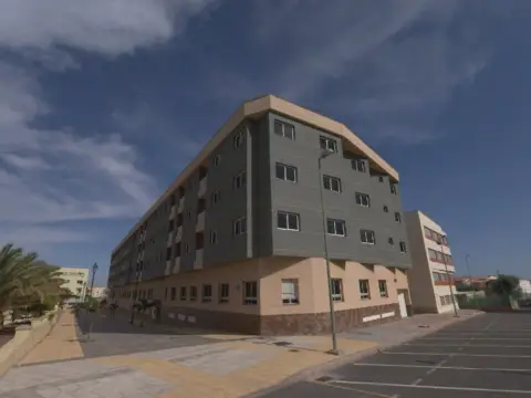 Piso en calle C- Padre Manjón - Ed Tasrtera Ix -