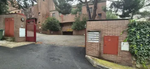 Chalet adosado en calle C- Araucaria