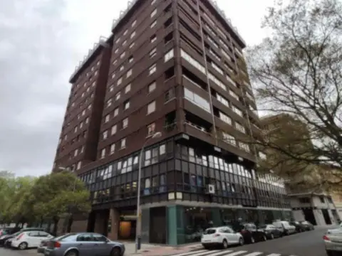 Local comercial en calle C- Julián Arteaga