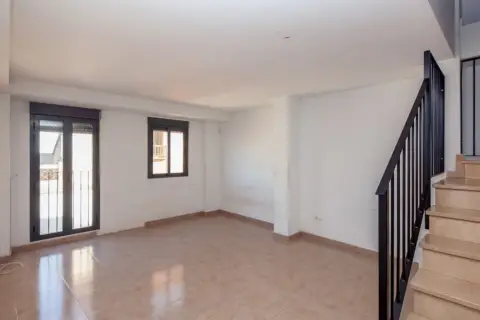 Dúplex en calle C- Colón