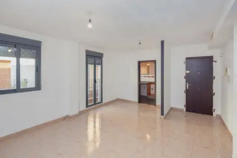 Piso en calle C- Colón