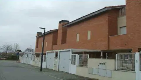 Chalet adosado en calle C- Perdiz