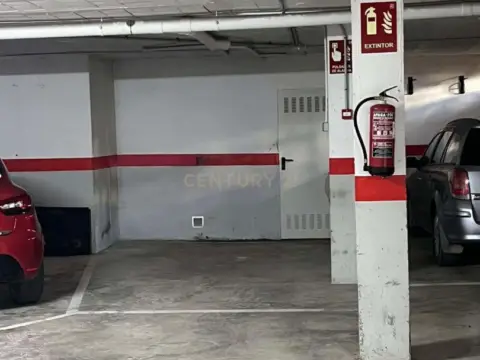 Garaje en Carrer de John Lennon