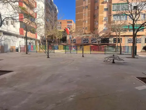 Local comercial en calle del Alcalde Díaz Zafra