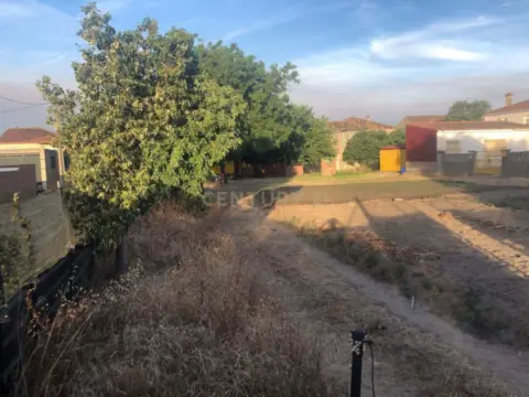 Terreno en calle del Tucán