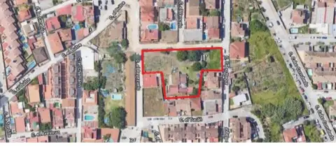 Terreno en calle del Tucán