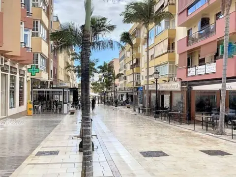 Local comercial en Avenida de la Constitución