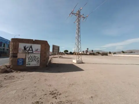 Terreno en calle de Murgis