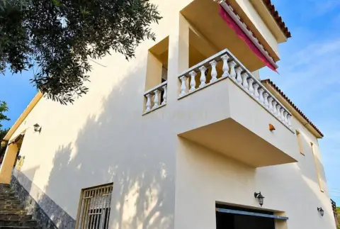 Chalet en calle Ur Bosq Batlloria 47Riells I Viabrea
