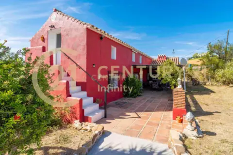 Chalet en calle Polígono 4