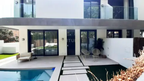 Chalet en Paseo de Miramar