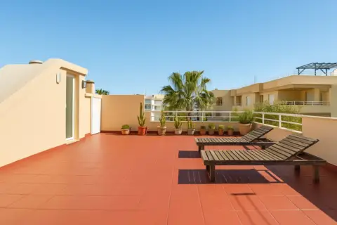 Piso en calle calle Jhon Lennon