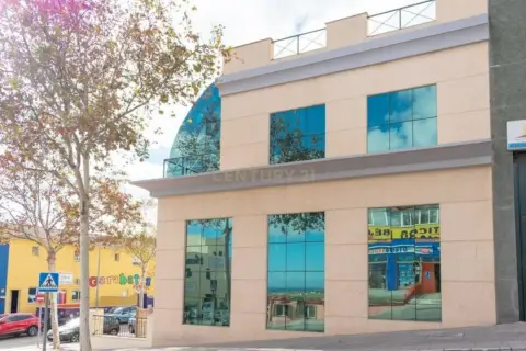 Local comercial en calle Pedro Serrano