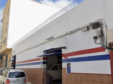 Terreno en calle Balbina Valverde