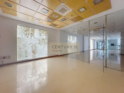 Local comercial en Avenida de Salvador Vicente