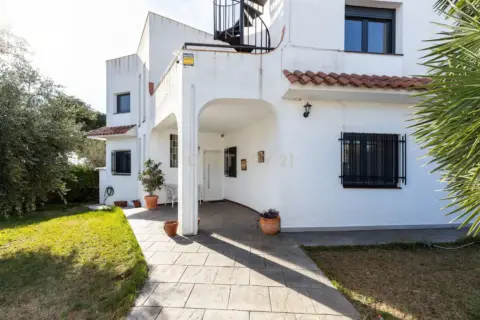 Chalet en calle Avinguda Marquesa de Grigny