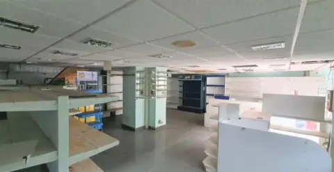 Local comercial en Avenida Familia Betancourt y Molina
