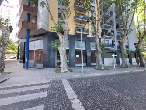 Local comercial en calle Joncols