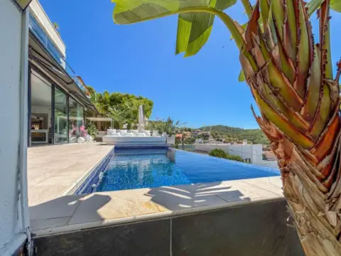 Chalet en Avinguda dels Garrofers