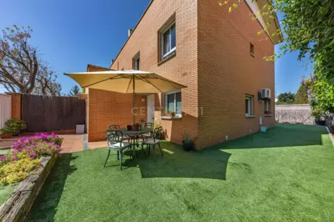 Chalet en calle Carrer Dordal