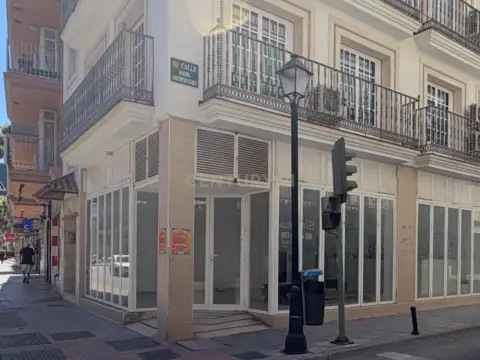 Local comercial en calle Fuengirola