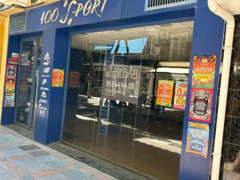 Local comercial en Avenida de los Boliches