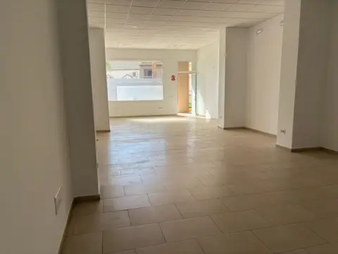 Local comercial en calle de la Margarita