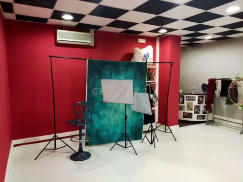 Local comercial en calle Josep M Sagarra