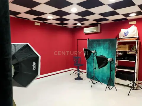 Local comercial en calle Josep M Sagarra