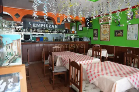 Local comercial en calle de Salvador Allende