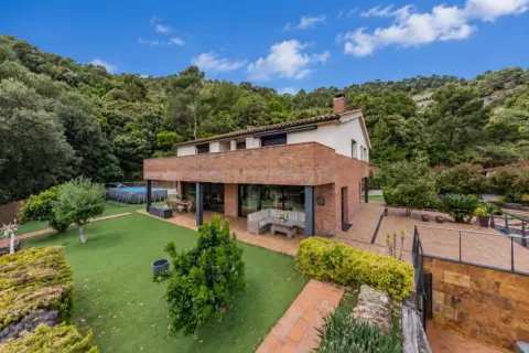 Chalet en Carrer del Raval de Roca Bruna